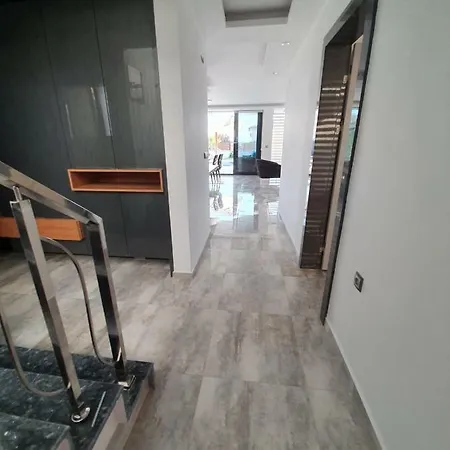 Sedef Kusadasi