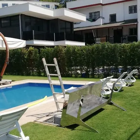 Sedef Kusadasi